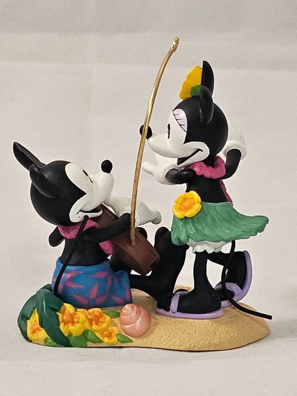 1999 Hallmark Keepsake Ornament - Mickey and Minnie in Paradise - NIB